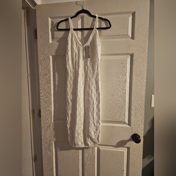 White Sleeveless Knit Dress - Picture 2 of 3
